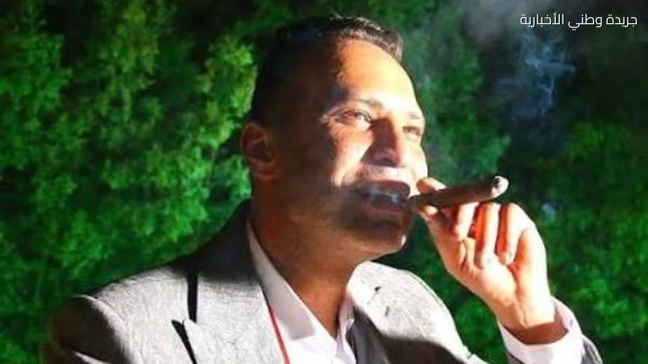 حقيقة معاقبة مؤمن سليمان بعد ظهوره مدخنًا في المدرجات