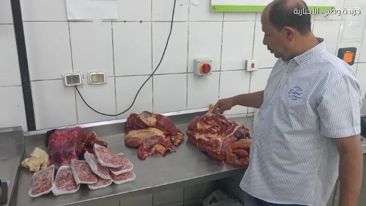 ضبط 54 كيلو لحوم غير صالحة بأسيوط وتحرير 166 محضرًا تموينيًا
