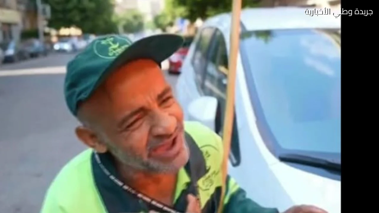 عامل نظافة خلال عرض فيلم تسجيلي أمام الرئيس السيسي يطالب بتأمين العمال الغلابة