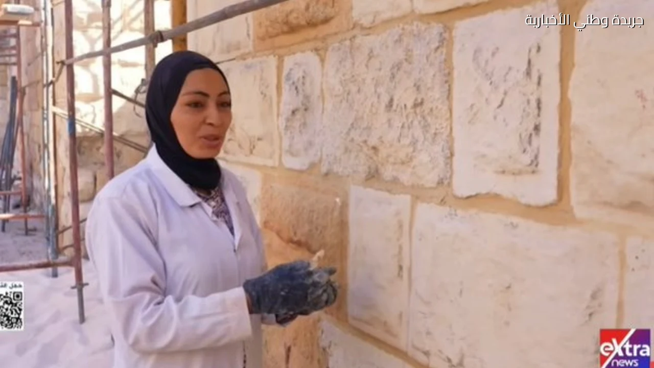عاملة للرئيس السيسي في منتدى مصر ما توقفوش شغل المشروعات فاتحة بيوت كتيرة
