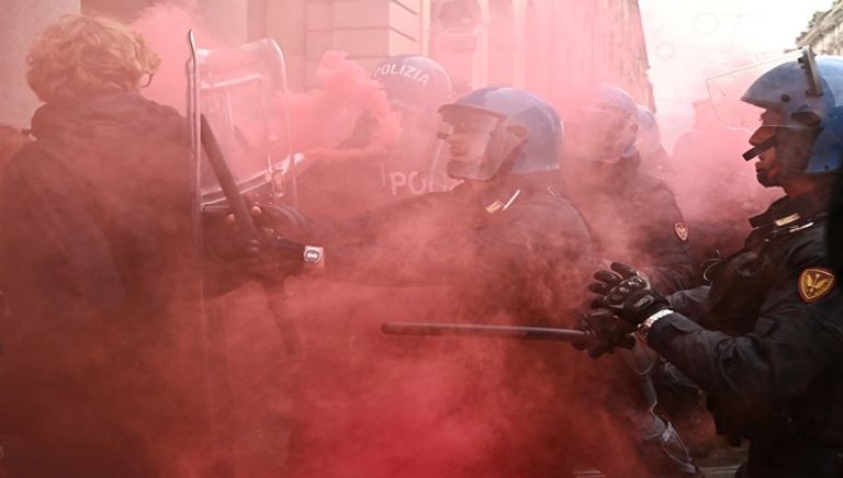 قطار احتجاجات أوروبا يعبر الحدود.. مظاهرات بإيطاليا وألمانيا تحجز مقعد السبت - صورة 7