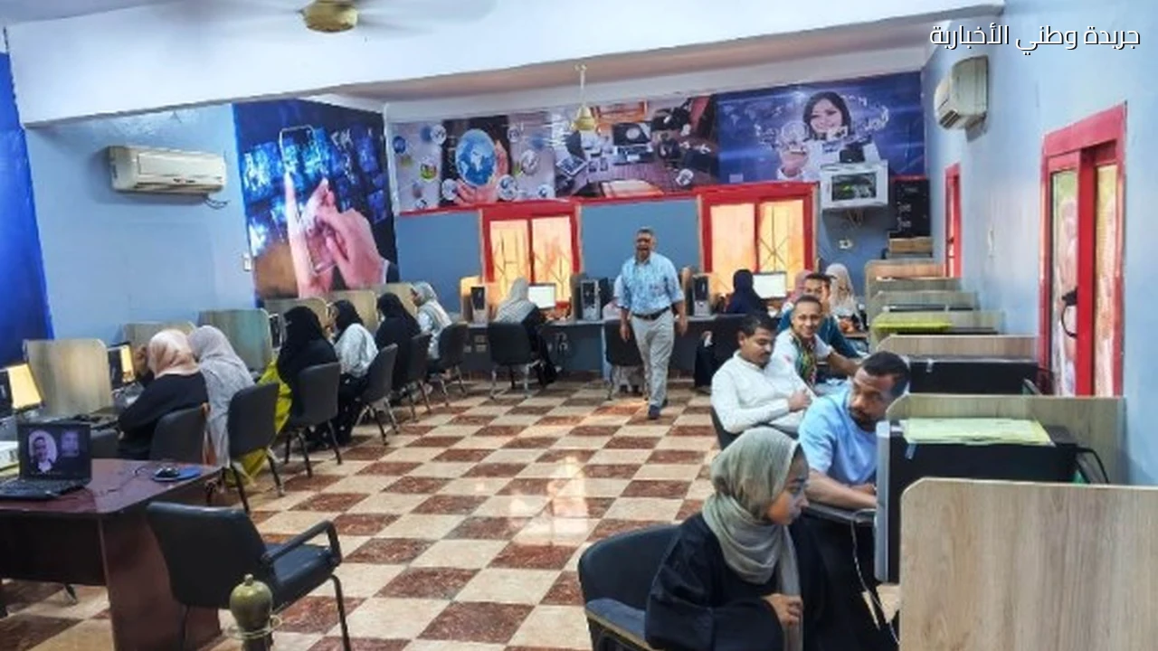 محافظ أسوان يؤكد أهمية تأهيل شباب الخريجين لسوق العمل التكنولوجي